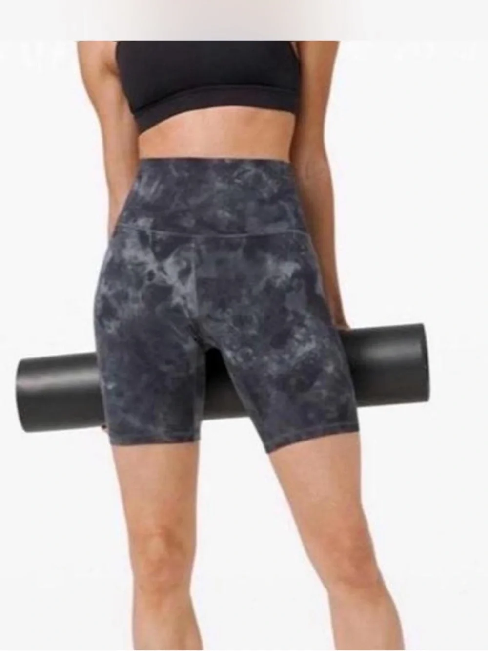 Lululemon align High-Rise shorts 6”